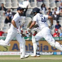 1st Test: Sri Lanka bounce back in second session with scalps of Vihari, Kohli