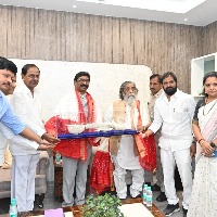 No harm in KCR-Soren meet but Cong cautious