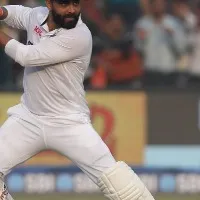 Ravindra Jadeja notches up second Test ton