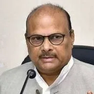 Yanamala demands to add Jagan name in YS Viveka murder case