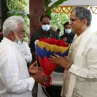 Grand welcome for CJI NV Ramana in Tirumala