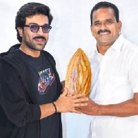 Ram Charan receives 'Bahubali sweat meat' in Rajahmundry
