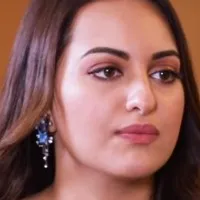 Sonakshi Sinha lands in legal trouble non bailable warrant issued against the actress in a fraud case