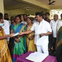 మహిళల సంక్షేమం కోసం తెలంగాణ ప్రభుత్వం ఎంతో కృషి చేస్తుంది: మంత్రి తలసాని