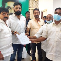 ముఖ్యమంత్రి దృష్టికి పెదపాలపర్రు, కోడూరు గ్రామాల ఇబ్బందులు