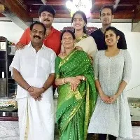Let's be the best of ourselves professionally: Anushka Shetty