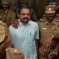 Despite opposition by Centre, SC grants bail to Rajiv Gandhi assassination convict