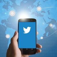 Twitter makes it difficult to see chronological feed, users annoyed