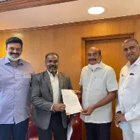 MP Raghurama met CAG