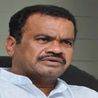 Komatireddy wishes KCR for speedy recovery
