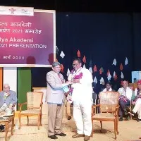 gorati venkanna recieves sahitya acacemt award