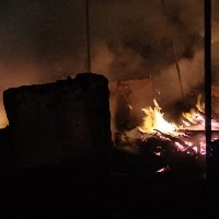 Seven dead in Delhi slum fire