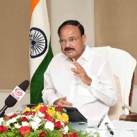 Language of administration should be regional: V-P