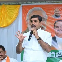 AP BJP leader Vishnu Vardhan Reddy fires on Telangana minister KTR