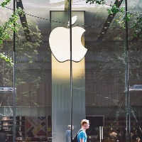Apple campus evacuated after envelope with white powder discovered
