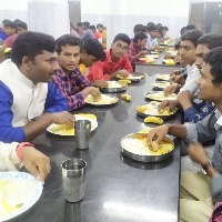 అత్యున్నత ప్రమాణాలతో గురుకులాలు నిర్వహించాలి: గంధం చంద్రుడు