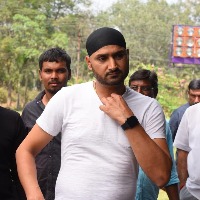 AAP may nominate Harbhajan Singh in RS from Punjab