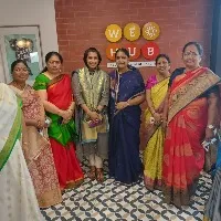 వీ హబ్ ను సందర్శించిన మహిళ కమిషన్ చైర్ పర్సన్ వాకిటి సునీతా లక్ష్మారెడ్డి