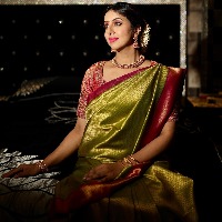 Impending motherhood makes Sanjana Galrani realise value of parents