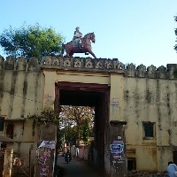 Tension prevails in Nuzvid; TDP, YSRCP leaders arrested