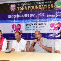 ఆర్ధిక సమస్యలు చదువులకు ఆటంకం కారాదు: ఆర్పీ సిసోడియా