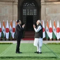 japan prime minister arrives delhi for two days india tour