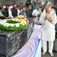 Final rites of medical student killed in Ukraine held in native village of Karnataka