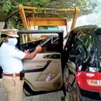 Hyderabad Traffic police remove black film of ntr car