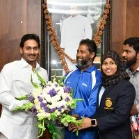 CM Jagan announces cash reward for power lifter Sheikh Sadia Almas