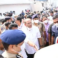 బోయిగూడ అగ్ని ప్రమాద సంఘటన స్థలానికి హుటాహుటిన వెళ్లిన సీఎస్ సోమేశ్ కుమార్