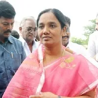 paritala sunitha fires on ysrcp mla topudurthy prakash reddy