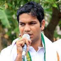 celhi police beat congress mp