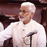 Increase fertiliser subsidy at earliest: YSRCP MP