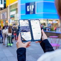 Mobile users in US get spam texts from own numbers amid Russian threat