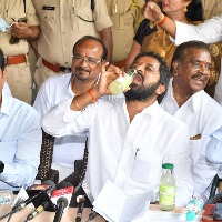 'నీరా కేఫ్' పనులను పరిశీలించిన మంత్రి శ్రీనివాస్ గౌడ్