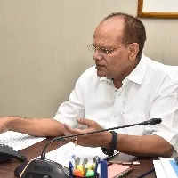 రాష్ట్రంలో ఎండ తీవ్రతపై అప్రమత్తంగా ఉండండి.. జిల్లా కలెక్టర్లకు సీఎస్ సోమేశ్ కుమార్ ఆదేశం