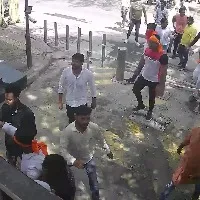 bjym attacks delhi cm kefriwal house