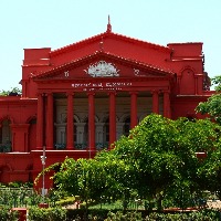 Karnataka HC slams POCSO court for acquitting rape accused father