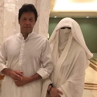 Close friend of Imran's wife leaves Pak amid allegations