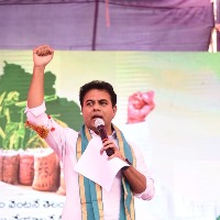 Farmers cultivated paddy in Yasangi by trusting Bandi Sanjay’s words: KTR