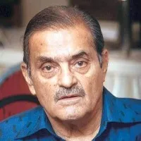 Doctors removes plate in the head of former Indian Cricketer Nariman Contractor