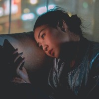 What is mobile radiation and how does it affect your skin?