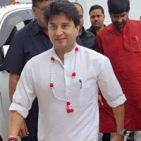 Ex-Army men stop convoy of Union Minister Scindia in Gwalior