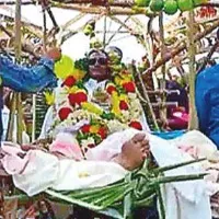 A devotee acted as dead man and visits jarikondalampatti temple in salem