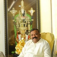 Scuffle ensues between police and TDP leader's followers over a flexi