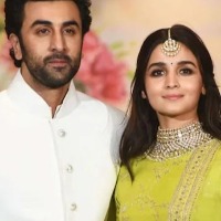 Ranbir-Alia wedding: Decorations arrive at Ranbir's Bandra residence