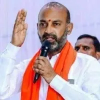 bandi sahjay comments on kcr delhi deeksha