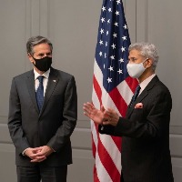 2+2 starts off looking on difference India, US can make