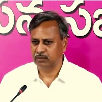 Bandi Sanjay don’t know difference between paddy and wheat: Palla