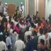 TRS Versus BJP Corporators In GHMC Annual Budget
